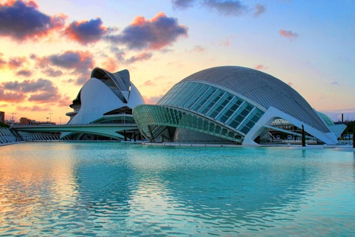 شقة 10 Pax, Ac, Wifi Gratis, Ciudad Artes Y Ciencias فالنسيا المظهر الخارجي الصورة