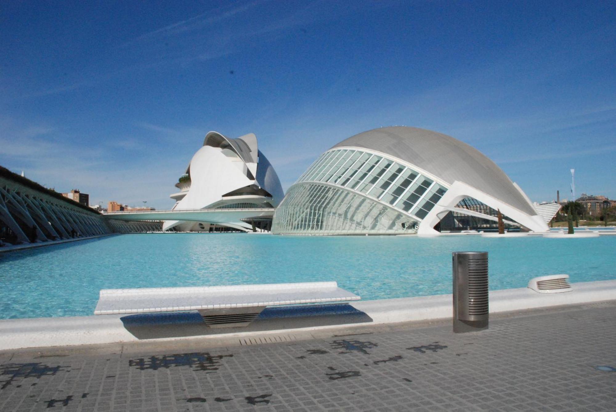شقة 10 Pax, Ac, Wifi Gratis, Ciudad Artes Y Ciencias فالنسيا المظهر الخارجي الصورة